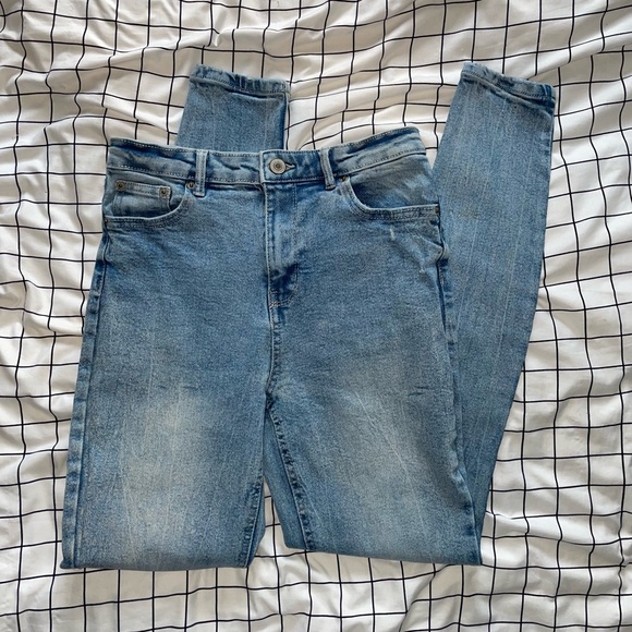 Light Acid Wash Skinny Jeans - Picture 3 of 3